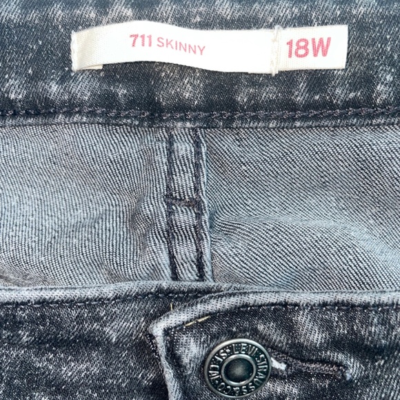LEVI'S 711 SKINNY ACID WASH BLACK JEANS SZ 18W - Picture 5 of 6